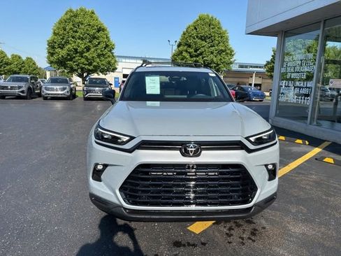 Used 2025 Toyota Grand Highlander AWD Hybrid image 2