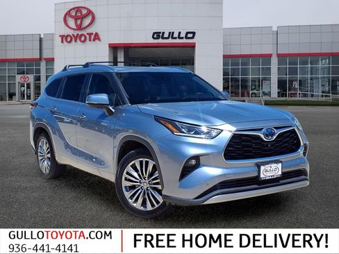 Certified 2021 Toyota Highlander Platinum FWD image 1
