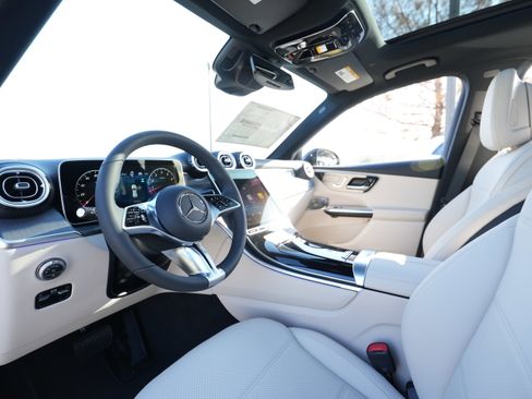 New 2026 Mercedes-Benz GLC 300 4MATIC image 36