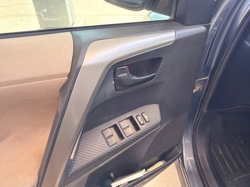 Used 2013 Toyota RAV4 LE FWD image 8