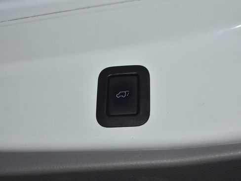 Used 2017 Toyota Highlander Limited image 37