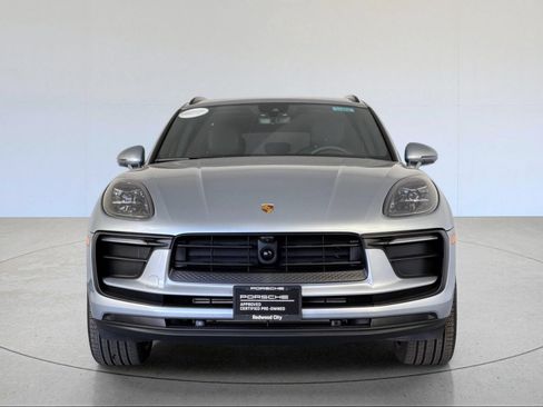 Certified 2026 Porsche Macan AWD/4WD image 11