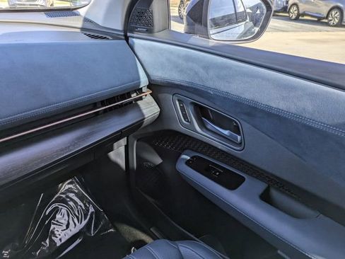 Used 2023 Nissan Ariya image 19