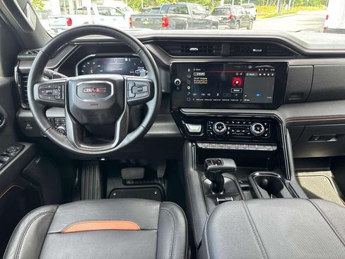 Used 2023 GMC Sierra 1500 AT4 w/ Technology Package AWD/4WD image 10