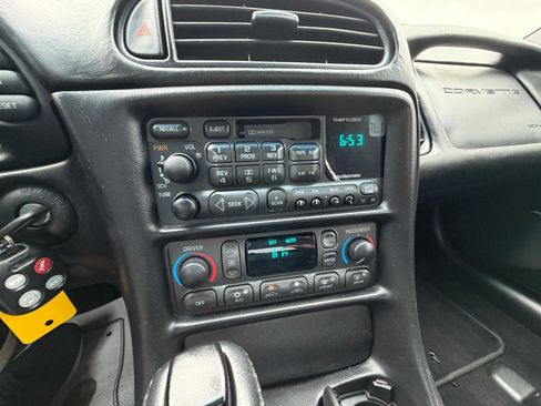 Used 1999 Chevrolet Corvette Coupe w/ Memory Pkg RWD image 12