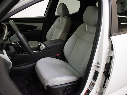 Used 2025 Hyundai Santa Cruz Limited AWD/4WD image 20