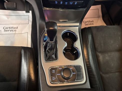 Used 2022 Jeep Grand Cherokee Laredo X image 17