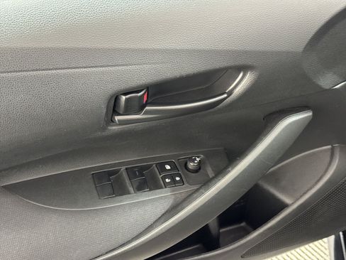 Used 2022 Toyota Corolla LE FWD image 15