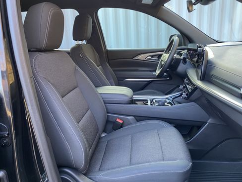 Used 2024 Chevrolet Traverse LT w/ Trailering Package image 34