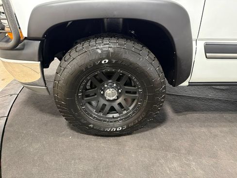 Used 2004 Chevrolet Tahoe 4WD w/ Skid Plate Package image 31
