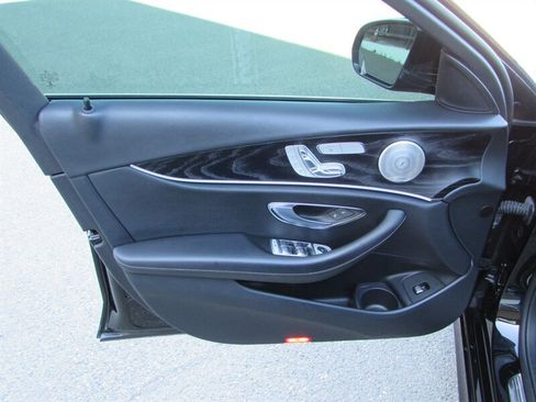 Used 2021 Mercedes-Benz E 350 Sedan image 9