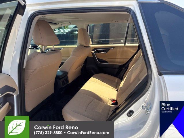 Used 2021 Toyota RAV4 XLE w/ Convenience Package AWD/4WD image 15