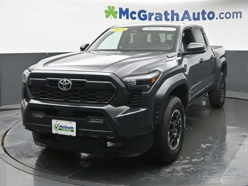 Used 2025 Toyota Tacoma TRD Off-Road w/ TRD Off Road Upgrade Package AWD/4WD image 21