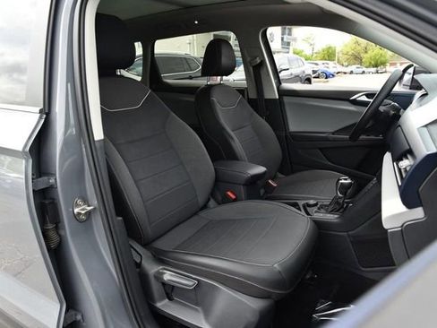 Used 2023 Volkswagen Taos SE w/ Panoramic Sunroof Package image 21