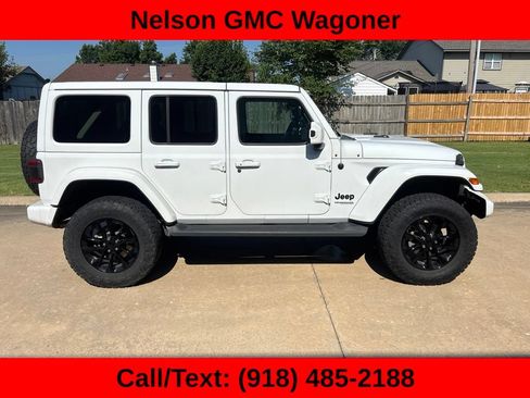 Used 2020 Jeep Wrangler Unlimited Sahara AWD/4WD image 4