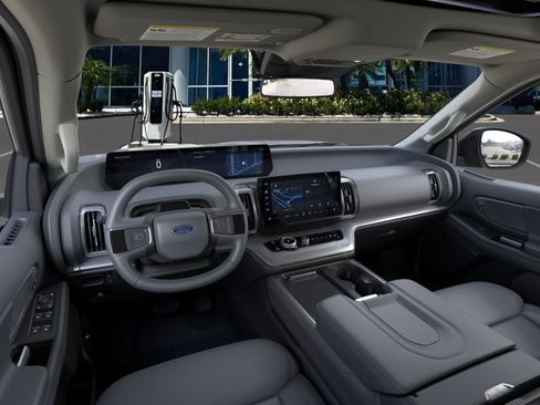 New 2025 Ford Expedition Active RWD image 9