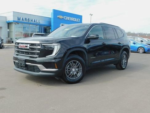 Used 2025 GMC Acadia Elevation image 2