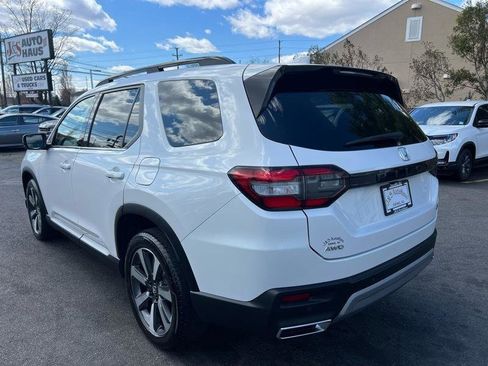 Used 2024 Honda Pilot Touring image 4