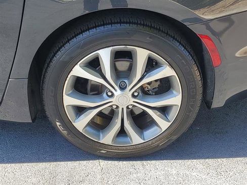 Used 2020 Chrysler Pacifica Limited w/ Tire & Wheel Group image 13