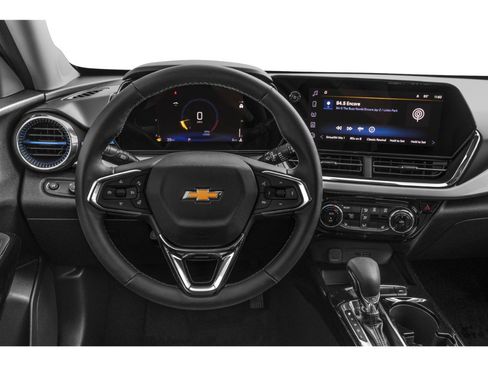 New 2026 Chevrolet Trax LT w/ Driver Confidence Package image 7