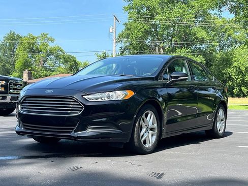 Used 2016 Ford Fusion SE FWD image 3