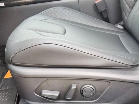 New 2026 Hyundai Elantra Limited FWD image 25