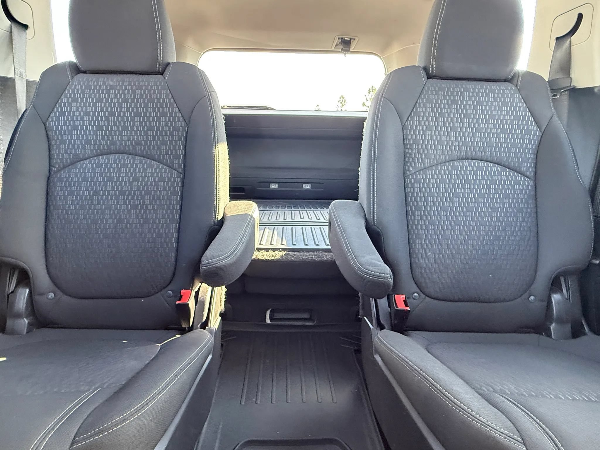 Used 2016 GMC Acadia SLE AWD/4WD image 22