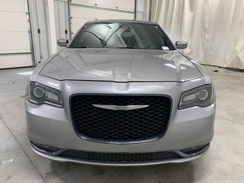 Used 2018 Chrysler 300 S w/ 300S Premium Group image 30