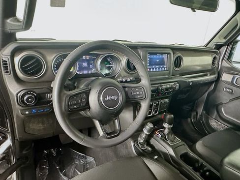 Used 2023 Jeep Wrangler Unlimited w/ Convenience Group AWD/4WD image 11