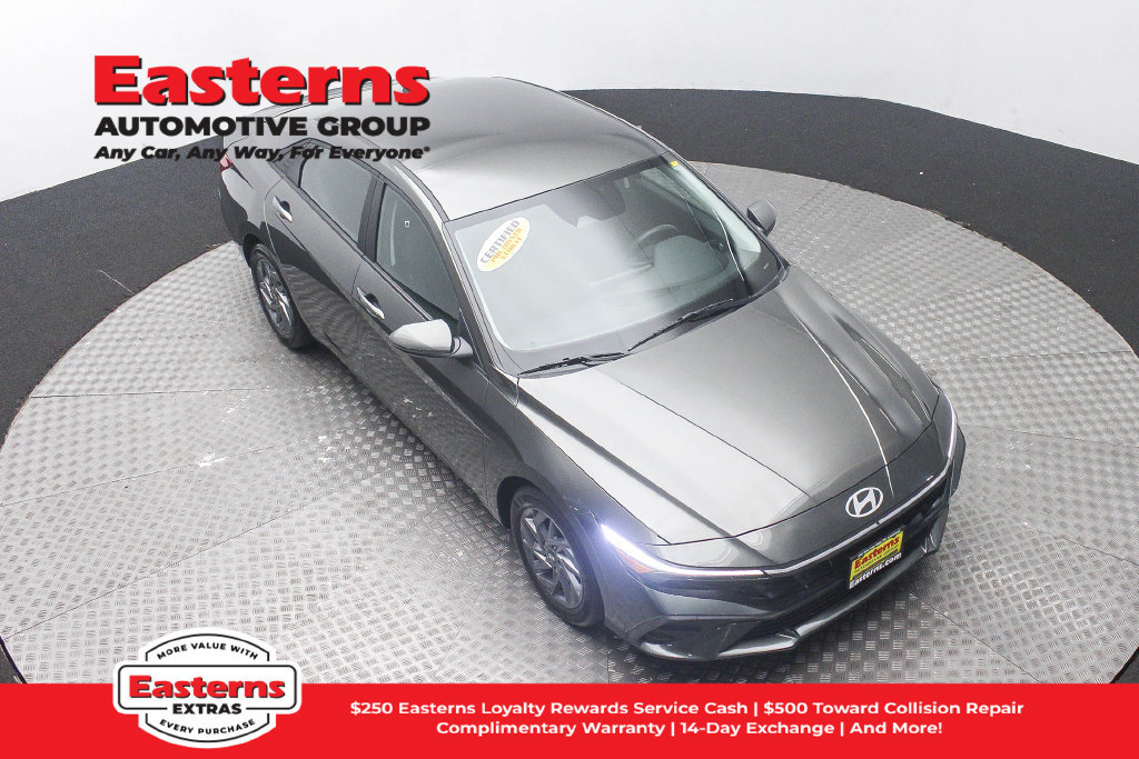 Used 2024 Hyundai Elantra SEL FWD image 4