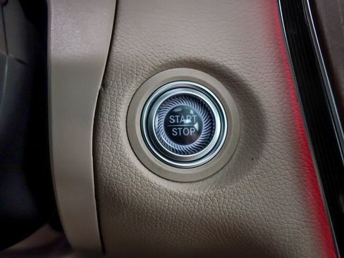 Used 2022 Mercedes-Benz GLC 300 4MATIC w/ Premium Package Lite image 19