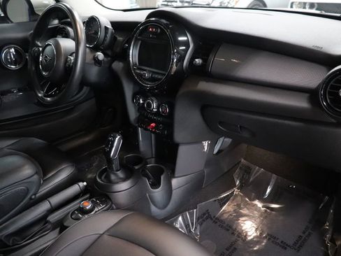 Used 2021 MINI Cooper 2-Door Hardtop w/ Storage Package image 23