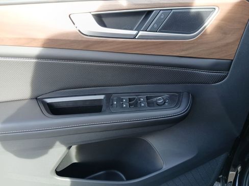 New 2026 Volkswagen Atlas SE image 11