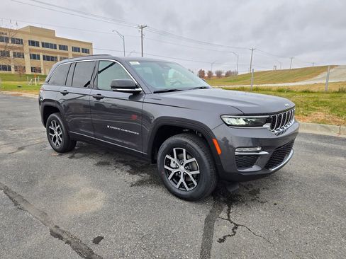 New 2025 Jeep Grand Cherokee Limited image 1