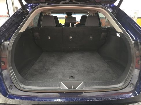 Used 2023 Toyota Venza LE image 23