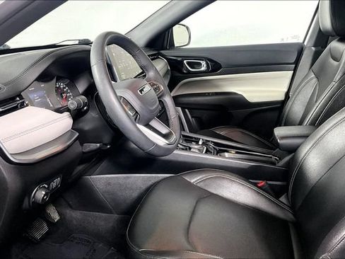 Used 2025 Jeep Compass Limited AWD/4WD image 13