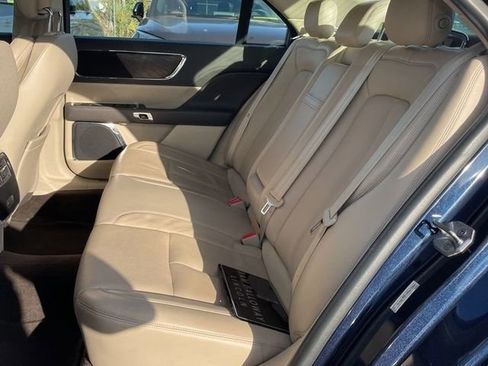 Used 2017 Lincoln Continental Select w/ Climate Package image 16