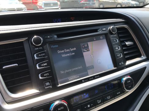 Used 2019 Toyota Highlander Limited AWD/4WD image 19
