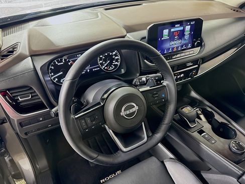 Used 2023 Nissan Rogue SL w/ SL Premium Package image 24