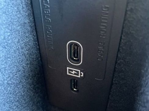 Certified 2025 Volvo XC60 B5 Core image 22