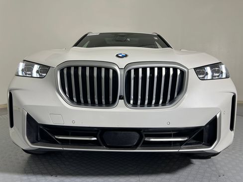 Used 2025 BMW X5 sDrive40i w/ Premium Package image 4