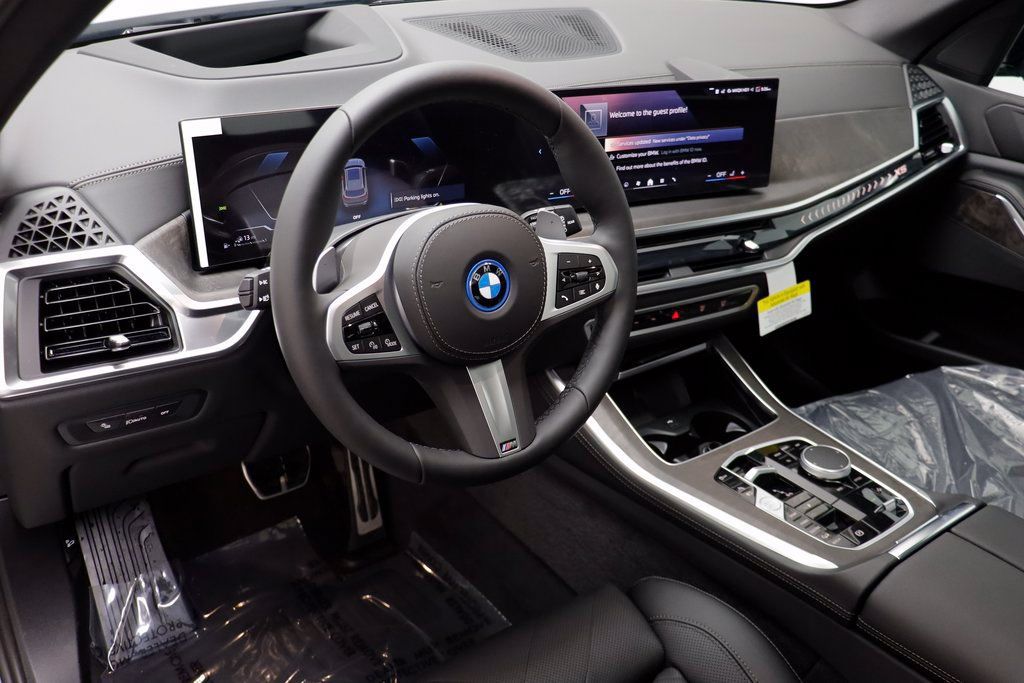 New 2026 BMW X5 xDrive50e w/ M Sport Package AWD/4WD image 7