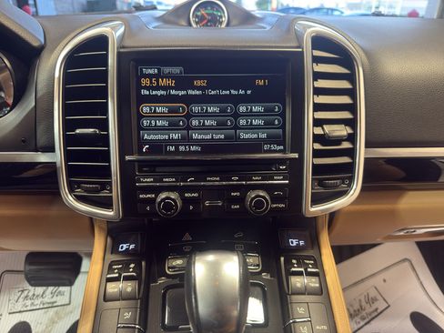 Used 2015 Porsche Cayenne Diesel AWD/4WD image 17