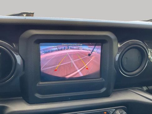 Used 2021 Jeep Wrangler Unlimited Sport AWD/4WD image 25