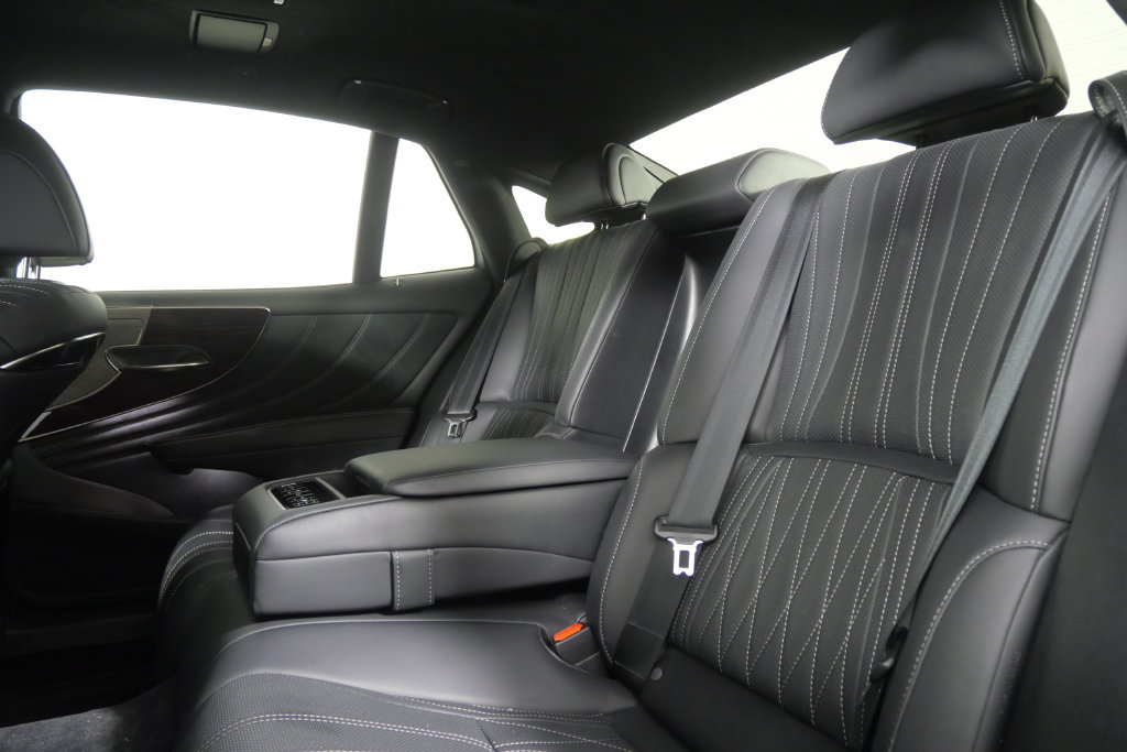 Used 2021 Lexus LS 500 w/ Interior Upgrade Package RWD image 19