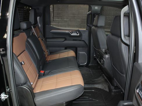 Used 2025 Chevrolet Silverado 1500 High Country w/ High Country Premium Package AWD/4WD image 51