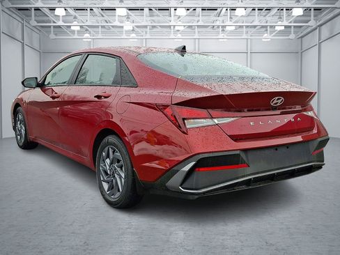 Certified 2024 Hyundai Elantra SEL image 4