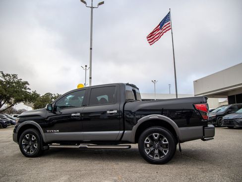 Used 2023 Nissan Titan Platinum Reserve w/ Moonroof Package image 10