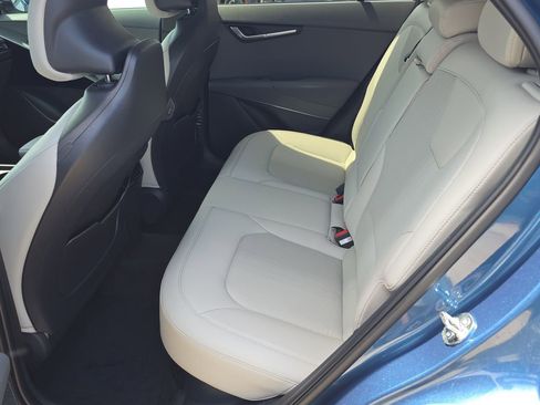 New 2026 Kia Niro EX FWD image 16