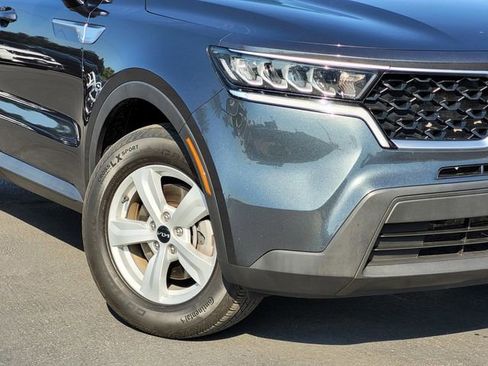 Certified 2023 Kia Sorento LX AWD/4WD image 11